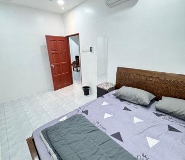 Pekan Melayu House | Dhaya Homestay 1