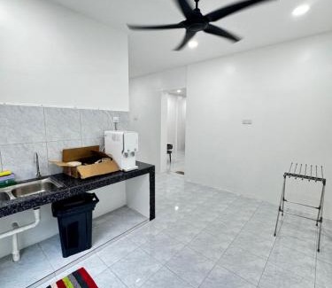 Pekan Melayu House | Dhaya Homestay 1