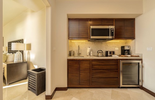 Los Cabos Condo | Diamante OCR 307 - Luxury Ocean Front 1 Bedroom Condo-Cabo