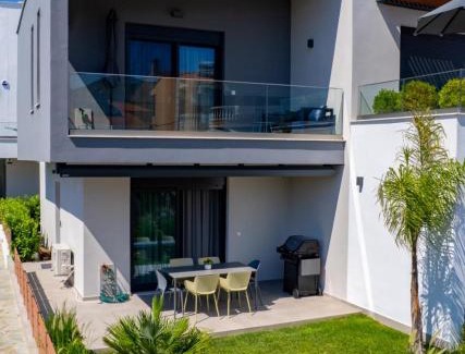 Nea Iraklitsa House | Diamond A1 Luxury Inn