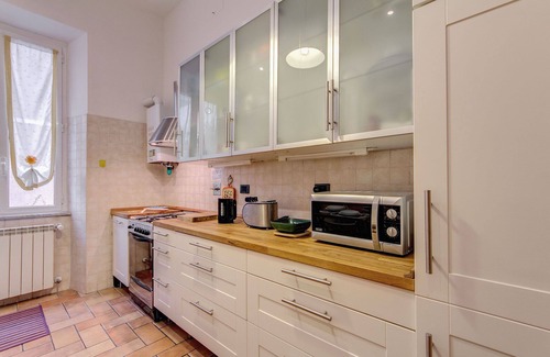 San Giovanni Apartment | Diamond Apartment in the center of Rome near the subway(80mq, Free WI-FI & A/C)