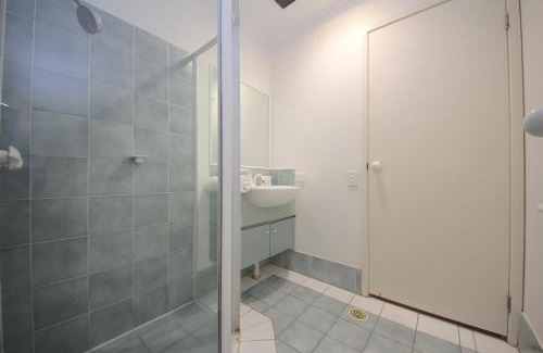 Mermaid Beach Apartment | Diamond Beach Resort, Poolside Villa #40
