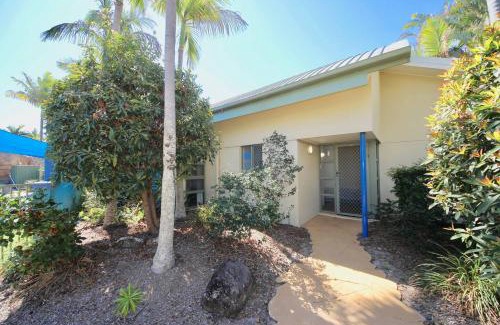 Mermaid Beach Apartment | Diamond Beach Resort, Poolside Villa #40