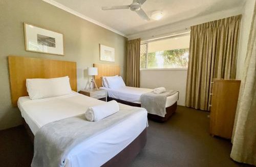 Mermaid Beach Apartment | Diamond Beach Resort, Poolside Villa #40