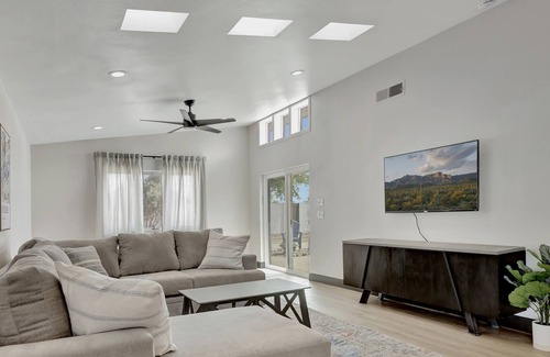 Hy-view House | DIAMOND IN THE DESERT 💎 Scottsdale's Spacious Getaway 🌟