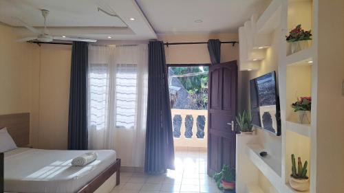Ukunda Apartment | Diani Executive Studio, Blue Swallow