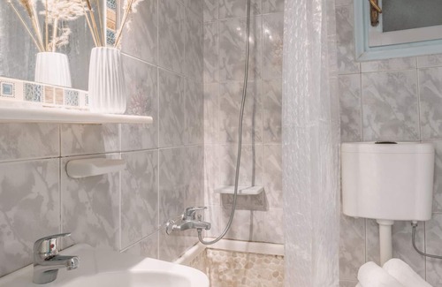Glastros House | Dibellee Mykonos Studios