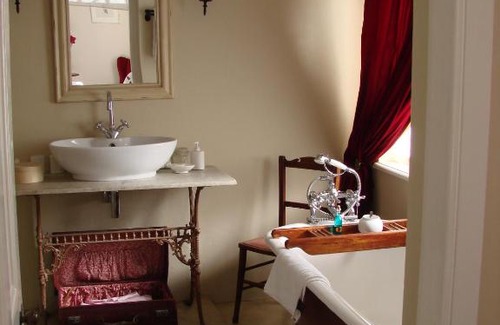 George House | Die Waenhuis Guest House