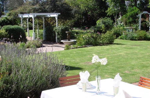 George House | Die Waenhuis Guest House
