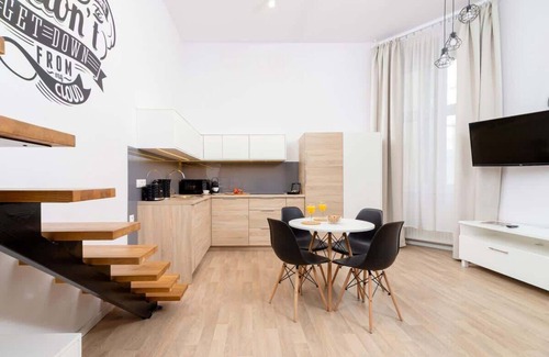 Stradom Apartment | Dietla 66 | Studio for 4 Guests | Centre of Krakow
