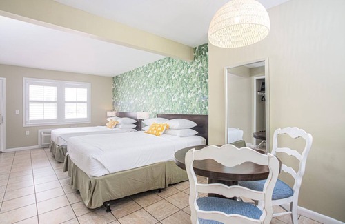 St. Augustine Hotel | Digital Retro Boutique Hotel - Double Queen with Breakfast Nook Near Downtown St. Augustine & the Beach
