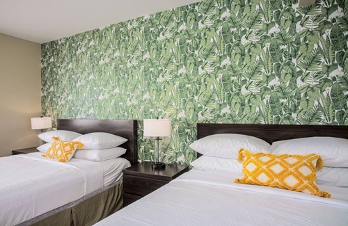 St. Augustine Hotel | Digital Retro Boutique Hotel - Double Queen with Breakfast Nook Near Downtown St. Augustine & the Beach