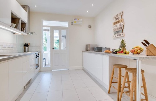 Mortehoe House | Dilly Dally - Four Bedroom House, Sleeps 8