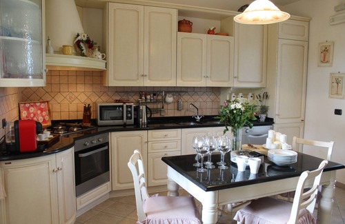 Camaiore Villa | "DIMORA DEGLI ULIVI" single villa with fenced garden, privacy, pet friendly