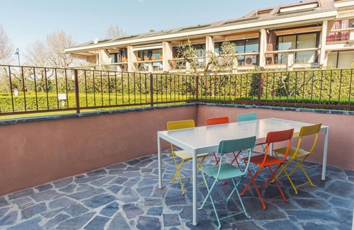 Sirmione Apartment | Dimora dei Colori - Two Bedroom Apartment, Sleeps 6