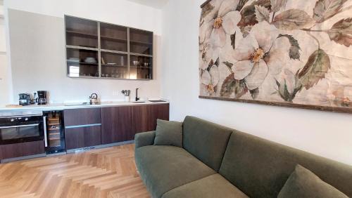 Roman Ghetto Apartment | Dimora San Bartolomeo - Design, Panoramic View & Culture