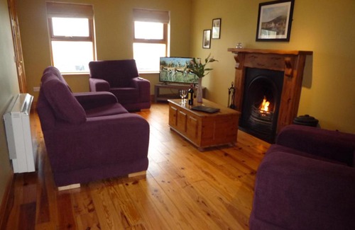 Dingle House | Dingle Courtyard 2 Bed (Sleeping 6)