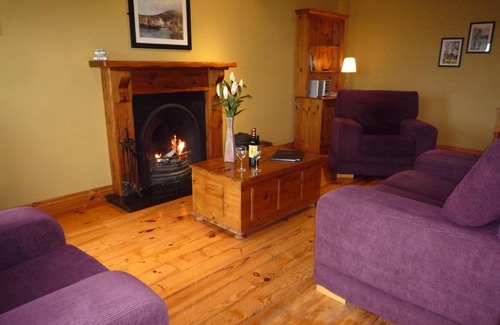 Dingle House | Dingle Courtyard 2 Bed (Sleeping 6)