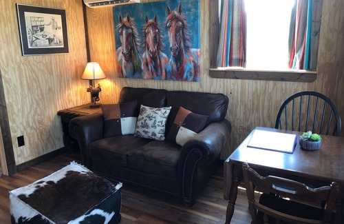 Glen Rose Cabin | Dinosaur Valley RV Park Cabin 2