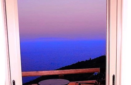 Livadi Villa | DIO GUESTHOUSES VILLA PARNONAS 3 B/R WITH PRIVATE GARDEN AND SWIMMINGPOOL