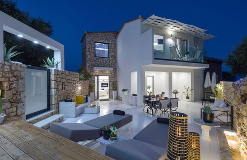 Skinaria Villa | Dion Villa - Pool & Jacuzzi - Sleeps 4 - Zakynthos