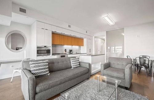 NoMa House | Direct Access to Metro & Harris Teeter | Gym+ Rooftop | NoMa