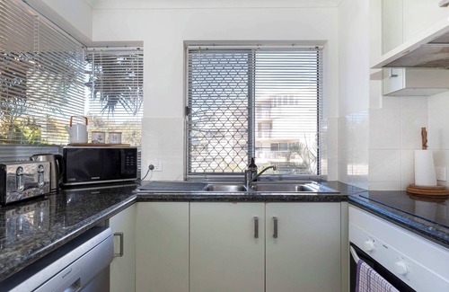 Buddina Apartment | Direct Beach Access - Surfside Buddina Apt