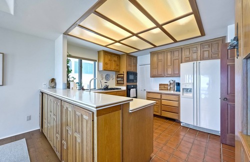 Carlsbad Village Apartment | Direct Beach Access + Views – Carlsbad 2BR Upper Unit
