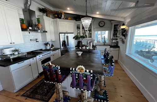 Boardwalk House | DIRECT BEACH FRONT/4 BED RM/3.5 BATH: 1/2 MILE WALK TO FLAGLER AVE/SLEEPS 11