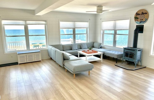 Morgan Point House | Direct Beachfront Modern Cottage on Private Beach