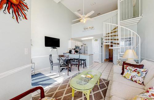 Gulf Shores House | Direct Gulf Front Condo with Resort Pools with Hot Tubs - Steps to Beach