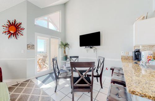 Gulf Shores House | Direct Gulf Front Condo with Resort Pools with Hot Tubs - Steps to Beach