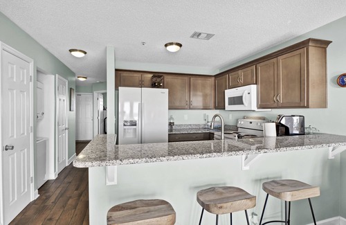 McCutcheon Field Condo | Direct ocean view Villa Capriani - just renovated!