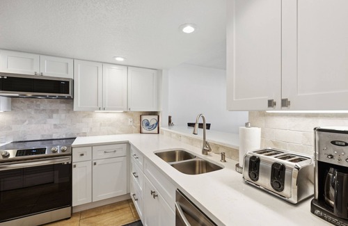 Cocoa Beach Condo | Direct Ocean - Boardwalk Condo - Walk To Most Everything