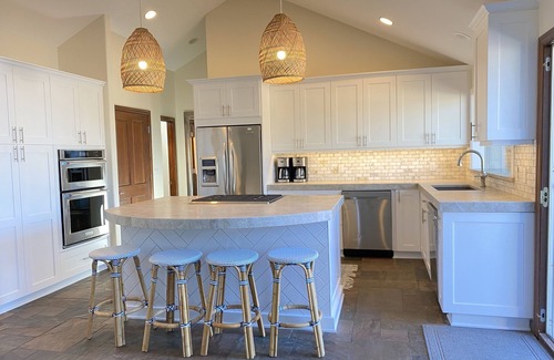 Neskowin House | DIRECT OCEAN FRONT, Newly Remodeled, 7 BDRM, 5.5 bath, Hot tub, beach access