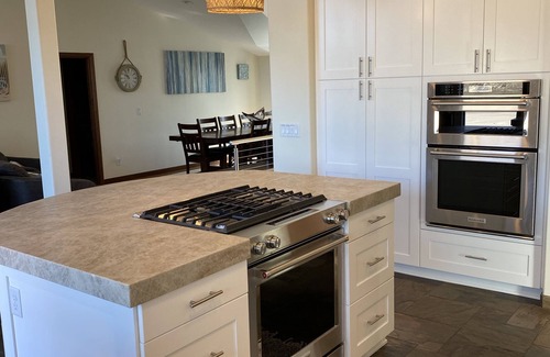 Neskowin House | DIRECT OCEAN FRONT, Newly Remodeled, 7 BDRM, 5.5 bath, Hot tub, beach access