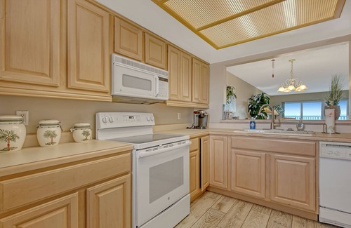 Cocoa Beach Condo | Direct Oceanfront and Beachfront in Downtown Cocoa Beach, Free Wi-Fi