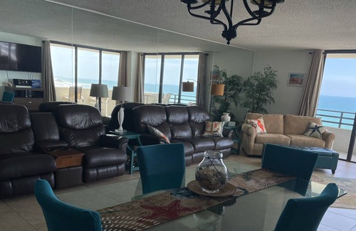 Daytona Beach Condo | DIRECT OCEANFRONT from ENTIRE condo!! Sweeping views in popular Horizons Condos!