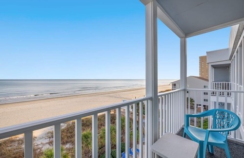Myrtle Beach Condo | Direct Oceanfront Pelicans Landing 402, 3 bedroom. Free Daily Activities