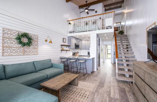 Honokowai House | Direct Oceanfront Views Modern Penthouse in Paradise