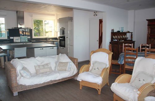 Larmor-Plage Villa | Directly on the beach, unique sea view, quiet, Clévacances rating, for 8 persons