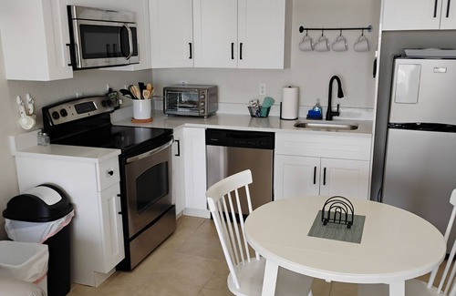 Englewood Condo | Directly on the Key w/Private entry to Englewood Beach and Bayside views! Unit B