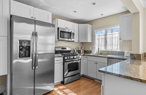 Easton's Point House | DISCOUNT WEEK OF JULY 19-26! Ocean views, Walk to Beach, Central AC, 4 Car Pk