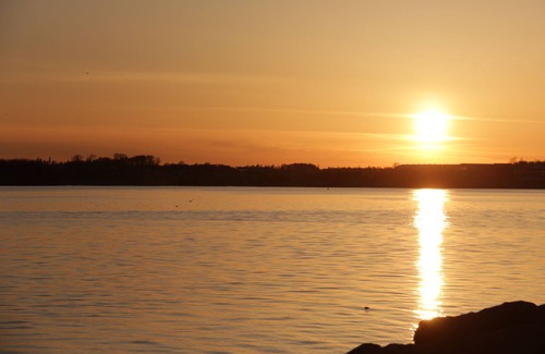 Mayfield House | Discounted rate for 6 people and under. Minutes to beach and all amenities