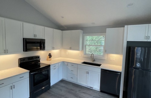 Miami Park House | Discounted rates for Fall/Winter! Lake Michigan Access, Hot tub!