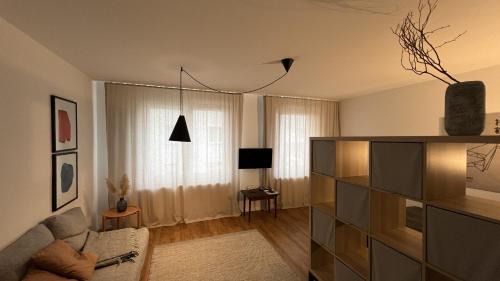 Eisenach Apartment | discovAIR Eisenach - 3-Zi-Apartment Milan- Schwimmbad-Nah mit Netflix