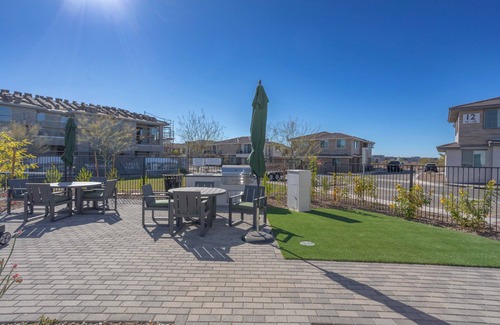 Desert View Condo | Discover Desert Luxury: Stunning 2-Bedroom, 2-Bath Condo, Pool, Dog Park & MORE