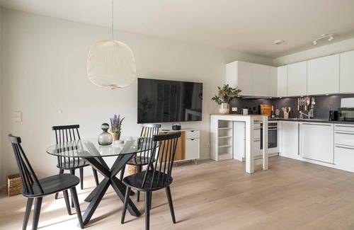 Obere Au Apartment | Discover the "Holiday" - Where City Living Meets cozy Tranquility!