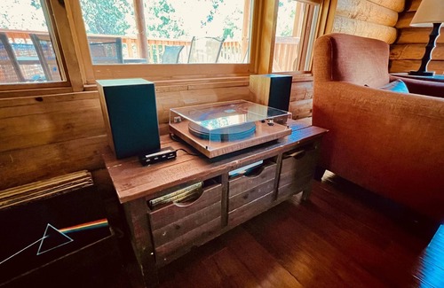 Idyllwild Cabin | Discover Unmatched Charm at Timbered Pines Log Cabin with AC and EV Charger