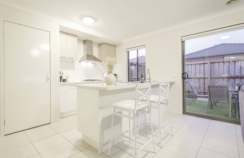 Point Cook House | Discover your dream home, where modern comfort meets suburban tranquillity